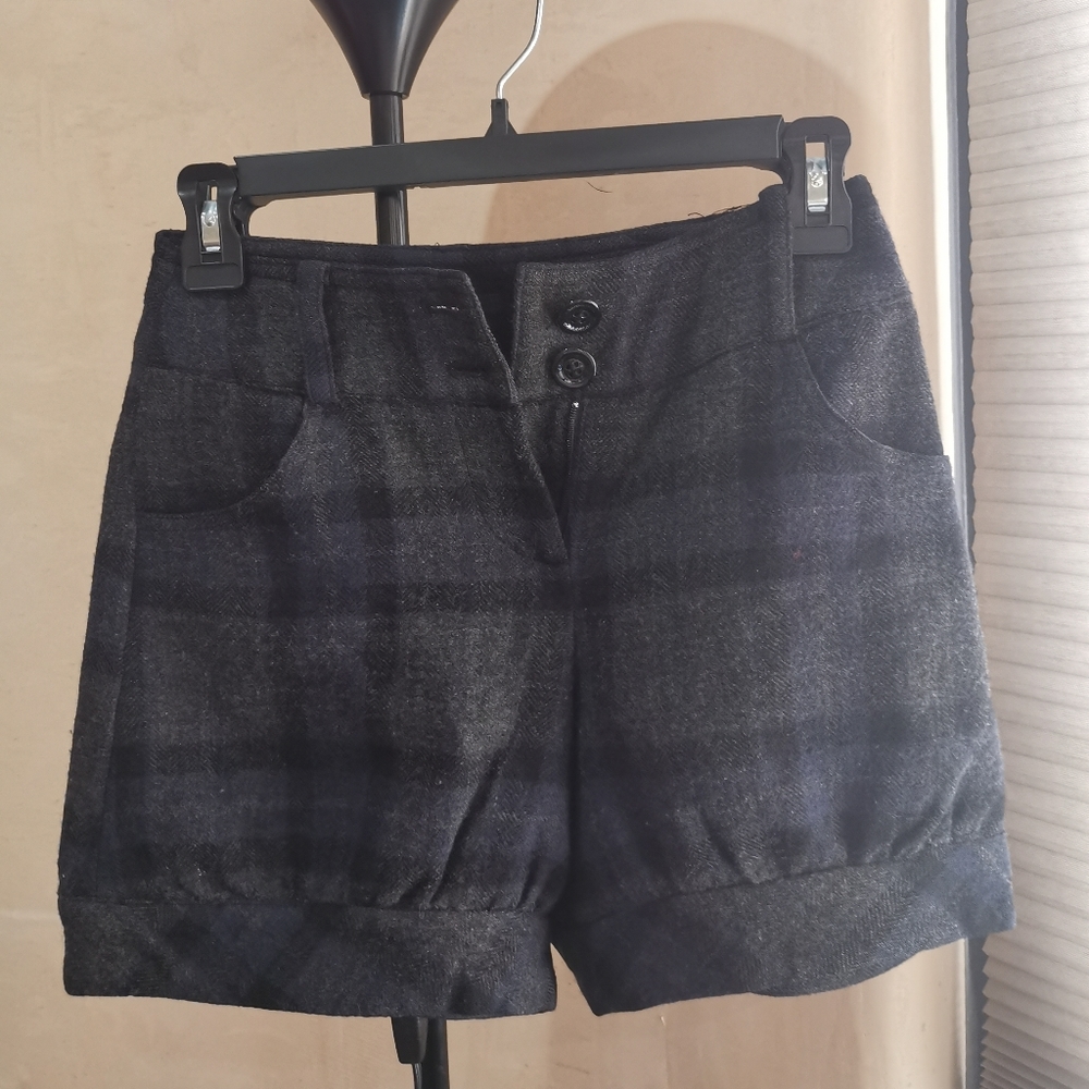 100% Wool Plaid Short